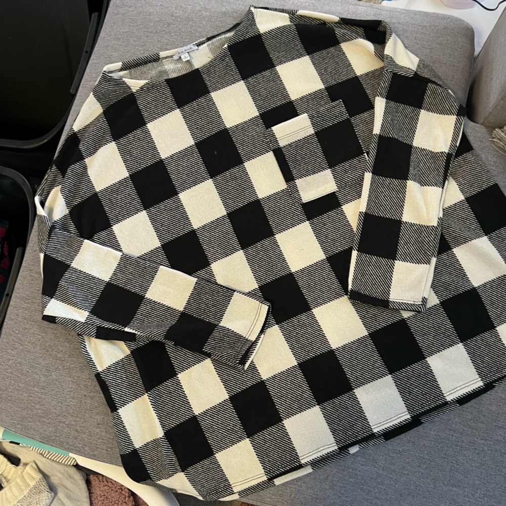 New White Birch‎ top. Black and white Buffalo plaid
